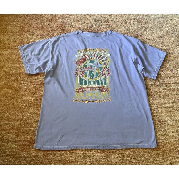 Comfort Colors Lavender Homecoming Graphic Pocket T-Shirt ΦΜΣΑΕ Men’s XL - Picture 3 of 5